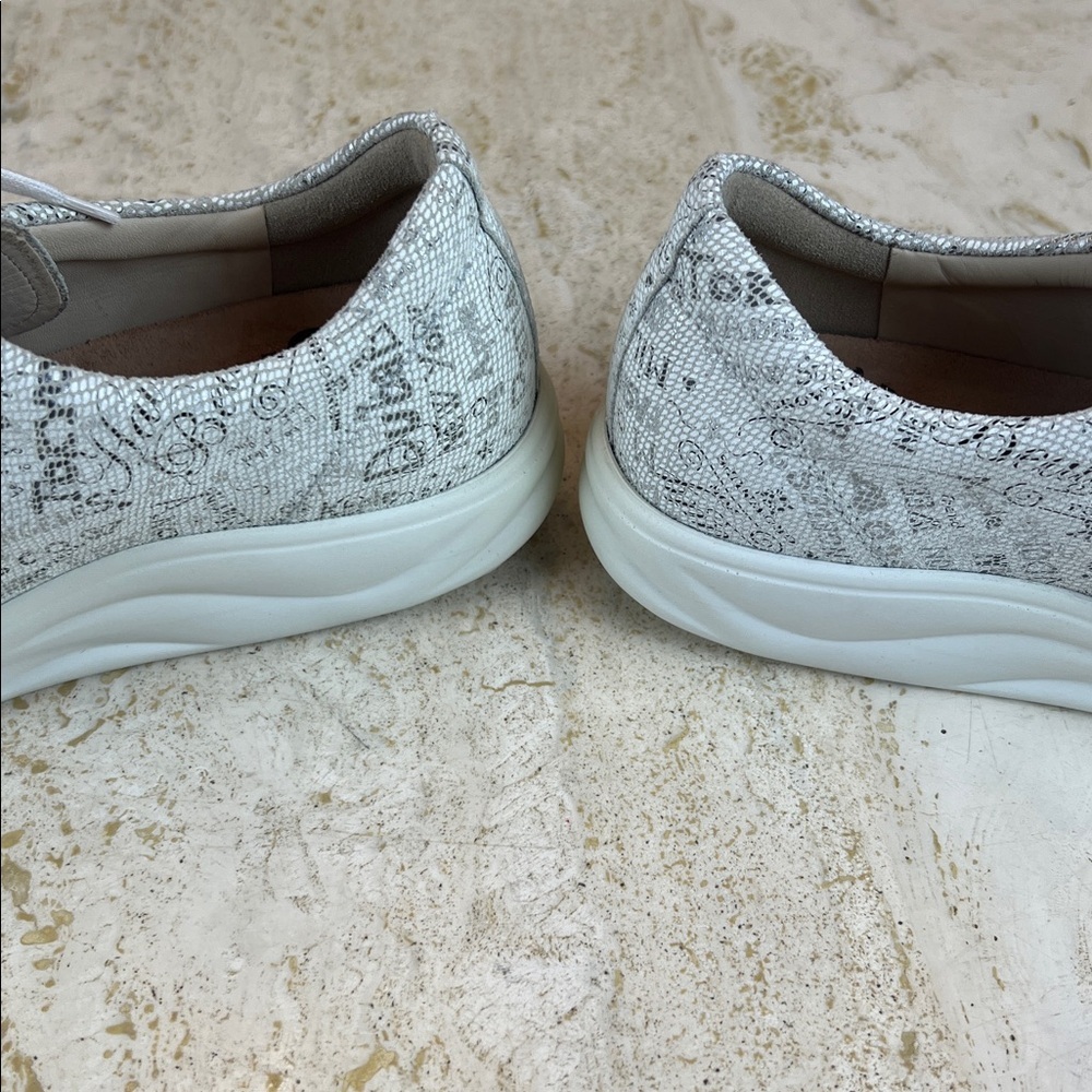 Finn Comfort Made in Germany Womens Ikebukuro Shoe - Words Bianco, Size 8 US - Picture 16 of 17